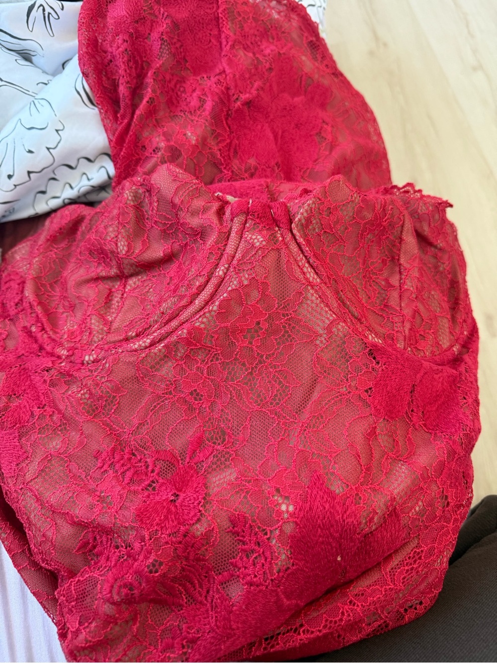 HOUSE OF CB 'Lucienne' Red Lace Embroidered Maxi Dress Size L PLUS CUP - Picture 5 of 6